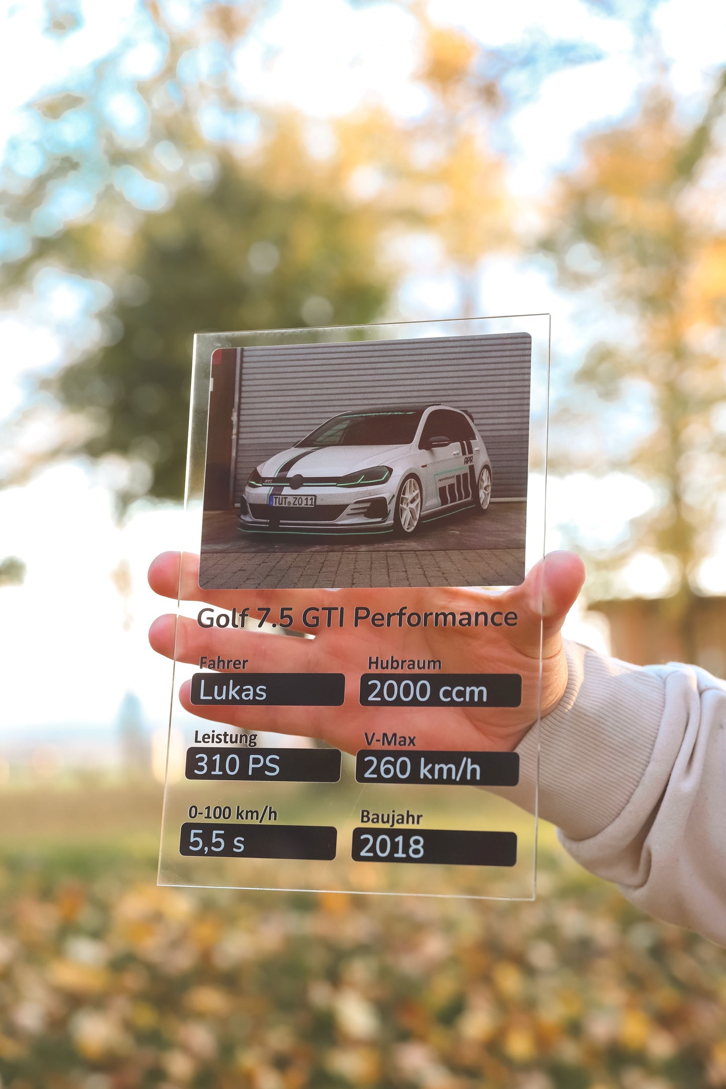 PrintYourCar - Dein Auto als einzigartiger Aufsteller aus Acrylglas